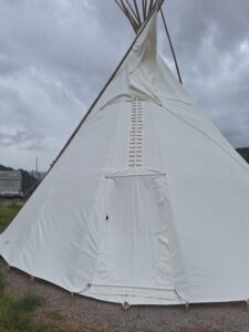 Eingang Tipi